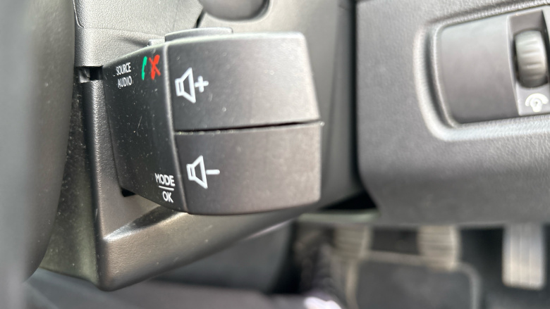 Renault Clio 0.9 TCE 90 Signature Nav 5dr Petrol Hatchback